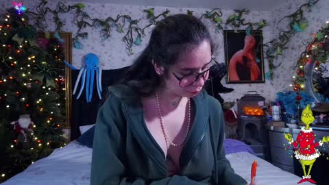 Elizabeth online show from 12-23-24, 08:25