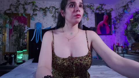 Elizabeth online show from 01-27-25, 08:17