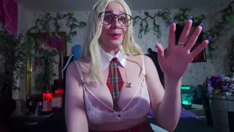 Elizabeth online show from 10-25-25, 10:26