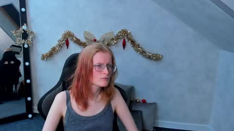 Snapshot of elizabeth_harpper chatting on 01-14-25, 11:31 Elizabeth online show from 01-14-25, 11:31