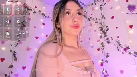 Snapshot of elizabeth_jing chatting on 03-09-25, 01:25 Independent Model online show from 03-09-25, 01:25