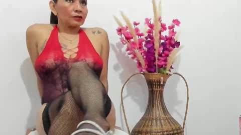 Snapshot of elizabeth_mathure chatting on 10-18-25, 07:42 Elizabeth Mathure online show from 10-18-25, 07:42