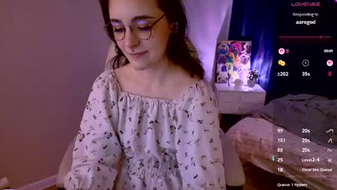 Snapshot of elizabeth_milller chatting on 07-10-26, 02:38 Lizzy online show from 07-10-26, 02:38