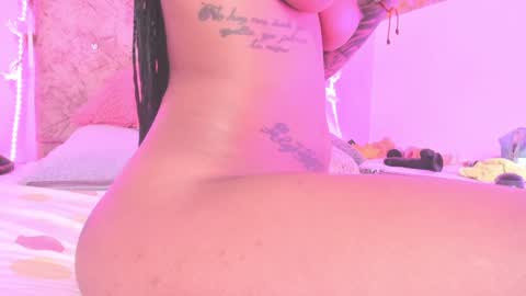 Snapshot of elizabeth_roman chatting on 01-03-25, 06:11 Montserrath online show from 01-03-25, 06:11