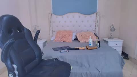 Elizabeth  online show from 05-16-26, 12:07