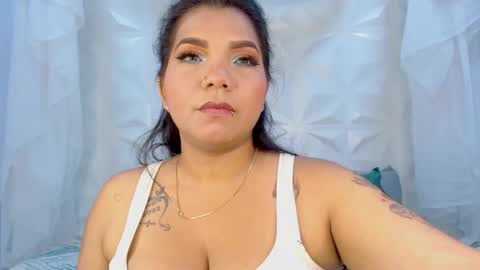 Snapshot of elizabeth_suan_ chatting on 04-08-26, 12:05 Elizabeth online show from 04-08-26, 12:05