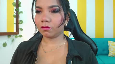 Snapshot of elizabeth_suan_ chatting on 04-10-26, 11:48 Elizabeth online show from 04-10-26, 11:48