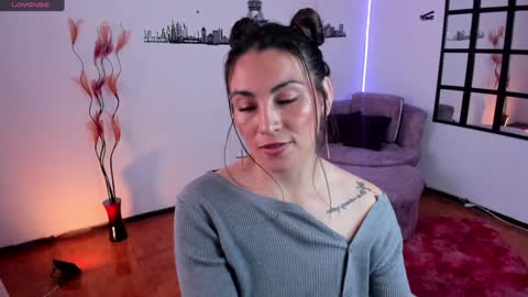 Snapshot of elizabeth_taylor_b chatting on 12-26-24, 06:01 Elizabeth online show from 12-26-24, 06:01