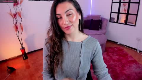 Snapshot of elizabeth_taylor_b chatting on 01-09-25, 06:15 Elizabeth online show from 01-09-25, 06:15