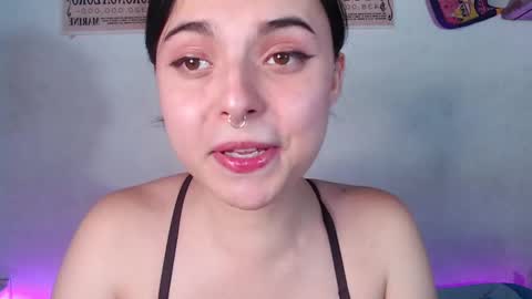 Snapshot of elizabeth_taylorxxx chatting on 12-21-24, 10:08 Elizabeth Taylor online show from 12-21-24, 10:08