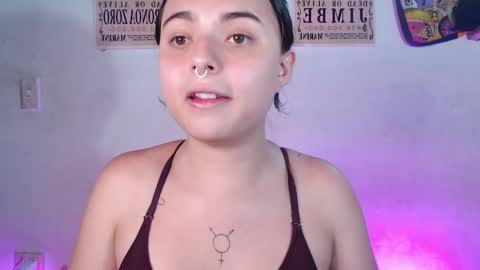 Snapshot of elizabeth_taylorxxx chatting on 02-21-25, 01:22 Elizabeth Taylor online show from 02-21-25, 01:22