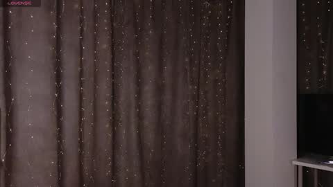 Elizabeth online show from 11-15-25, 01:03