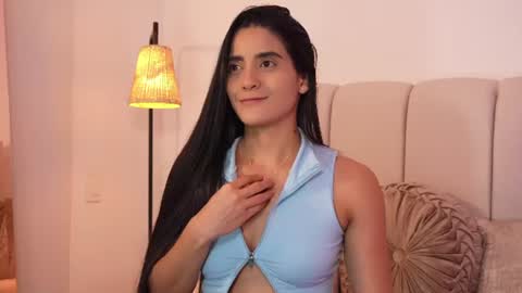 Snapshot of elizabetharo chatting on 06-11-26, 12:32 Eliza online show from 06-11-26, 12:32