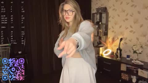 Mia online show from 02-17-26, 04:57