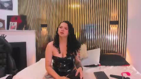 Snapshot of elizabethrogers chatting on 06-11-26, 11:30 Eliza online show from 06-11-26, 11:30