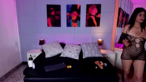 Snapshot of elizabethsantos chatting on 10-17-25, 08:33 Elizabeth online show from 10-17-25, 08:33