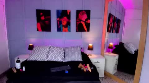 Snapshot of elizabethsantos chatting on 10-27-25, 10:47 Elizabeth online show from 10-27-25, 10:47