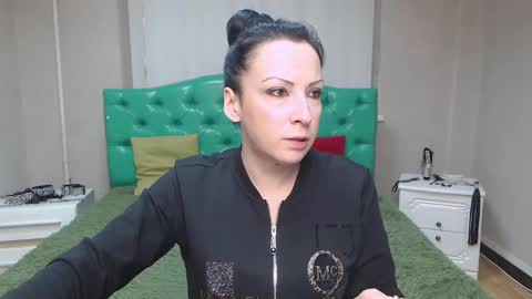 ElizabethSho online show from 01-25-25, 06:24