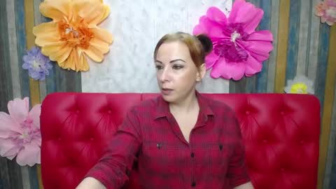 Snapshot of elizabethsho chatting on 04-30-26, 06:14 ElizabethSho online show from 04-30-26, 06:14
