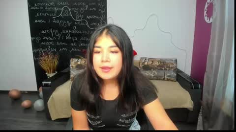 Snapshot of elizabethvamp chatting on 04-15-26, 11:28 Elizabeth online show from 04-15-26, 11:28
