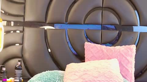 Elizabet online show from 01-26-25, 10:13