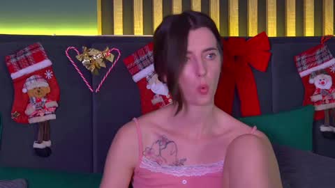 Snapshot of elizabetwilsoon chatting on 01-13-25, 12:41 Elizabet online show from 01-13-25, 12:41