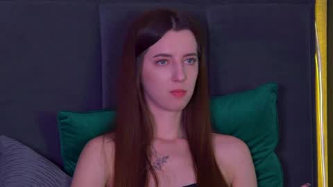 Snapshot of elizabetwilsoon chatting on 01-17-25, 08:24 Elizabet online show from 01-17-25, 08:24