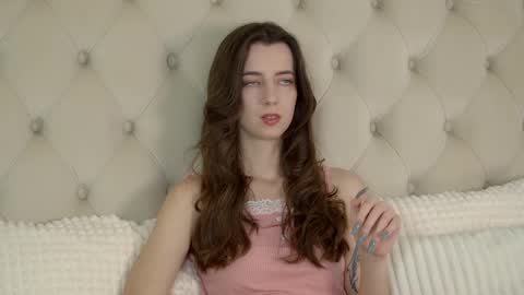 Snapshot of elizabetwilsoon chatting on 01-18-25, 09:13 Elizabet online show from 01-18-25, 09:13