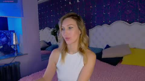 Snapshot of elizamayers chatting on 04-01-26, 09:56 Linda online show from 04-01-26, 09:56