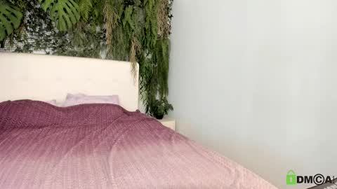 Eliza online show from 09-21-25, 04:41