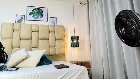 Snapshot of elizawiliamst chatting on 10-02-25, 11:50 Eliza online show from 10-02-25, 11:50