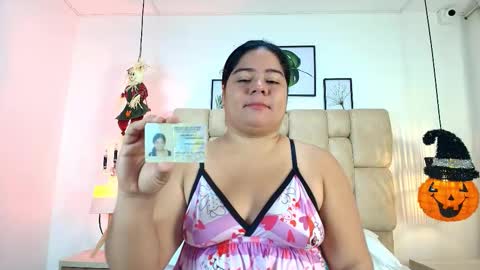 Snapshot of elizawiliamst chatting on 10-24-25, 11:50 Eliza online show from 10-24-25, 11:50