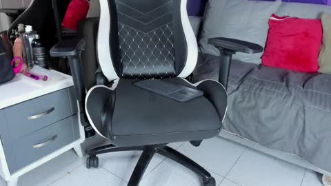 elizbeth_777 online show from 02-04-25, 02:21