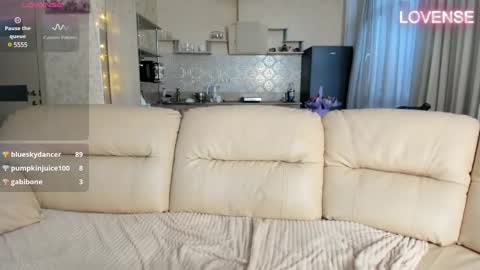 Eliz                               online show from 03-07-25, 03:07