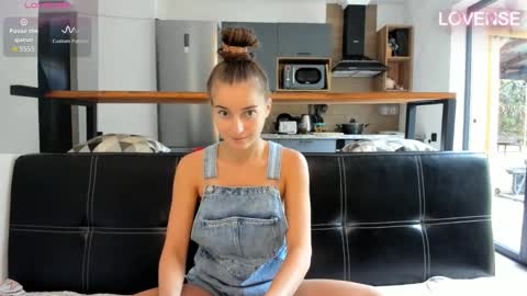 Eliz                               online show from 12-18-25, 10:10