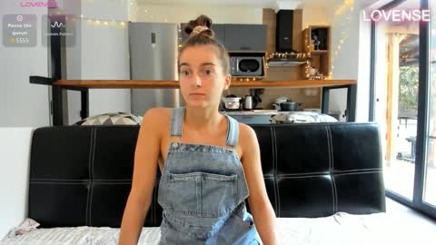 Eliz                               online show from 01-08-26, 07:10