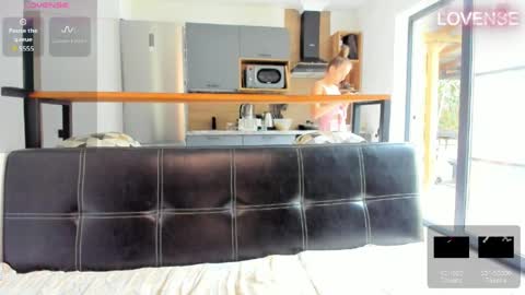 Snapshot of elizsweet chatting on 04-06-26, 06:58 Eliz online show from 04-06-26, 06:58