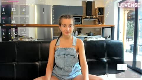 Snapshot of elizsweet chatting on 04-14-26, 03:07 Eliz online show from 04-14-26, 03:07