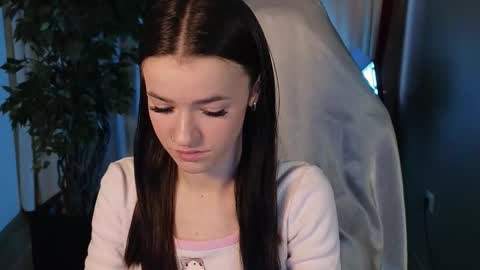 elizzza_ online show from 10-17-25, 05:21