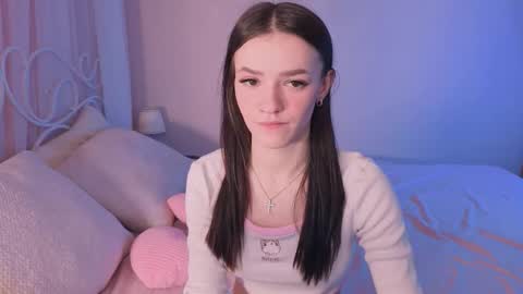 elizzza_ online show from 11-18-25, 05:23