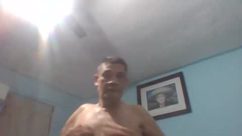 Snapshot of eljim323323 chatting on 11-07-25, 08:58 eljim323323 online show from 11-07-25, 08:58