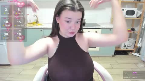 Snapshot of elkapulka chatting on 04-22-26, 12:13 Lina online show from 04-22-26, 12:13