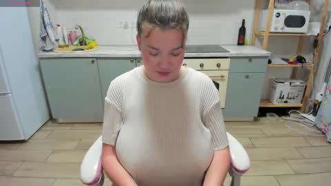 Snapshot of elkapulka chatting on 05-17-26, 09:22 Lina online show from 05-17-26, 09:22