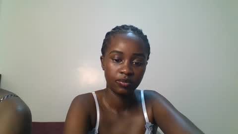 Snapshot of ella8_ chatting on 07-06-26, 10:23 ella8_ online show from 07-06-26, 10:23