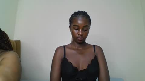 Snapshot of ella8_ chatting on 07-08-26, 11:15 ella8_ online show from 07-08-26, 11:15