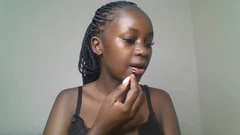 Snapshot of ella8_ chatting on 07-19-26, 09:24 ella8_ online show from 07-19-26, 09:24