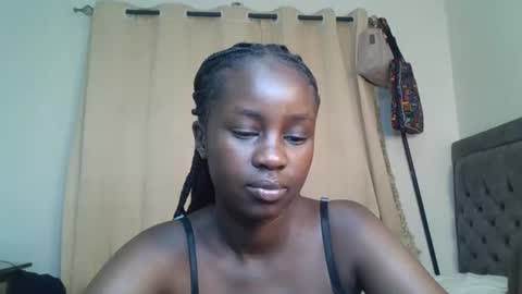 Snapshot of ella8_ chatting on 07-28-26, 07:39 ella8_ online show from 07-28-26, 07:39