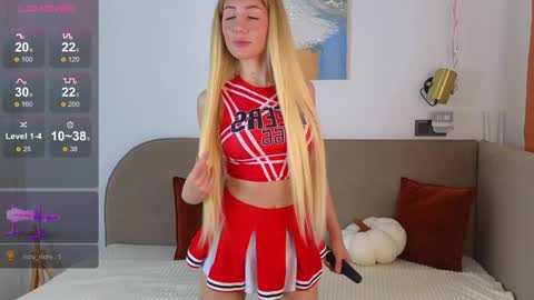 Snapshot of ella__sweety chatting on 09-22-25, 01:18 Ella online show from 09-22-25, 01:18