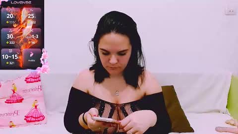 Snapshot of ella_diamonds chatting on 03-12-25, 08:20 Ella online show from 03-12-25, 08:20