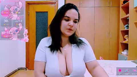 Snapshot of ella_diamonds chatting on 10-13-25, 06:41 Ella online show from 10-13-25, 06:41